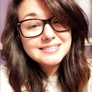 Meet your Posher, Hannah